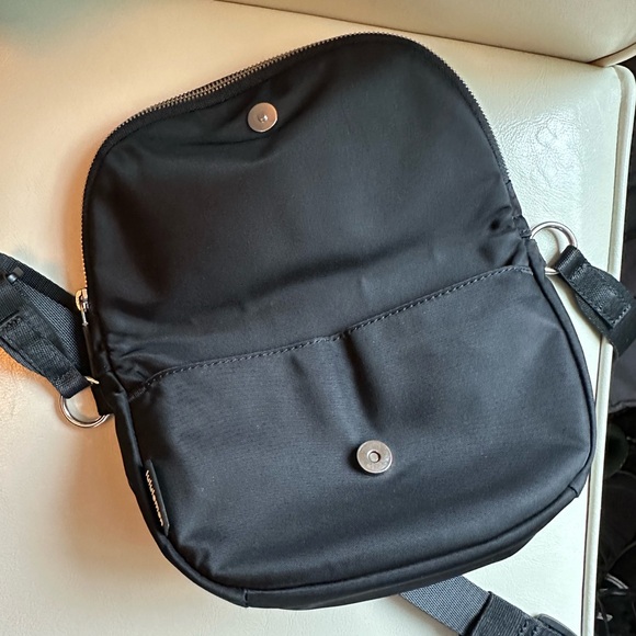 Lululemon All Night Festival Bag *Micro 2L - Picture 3 of 5